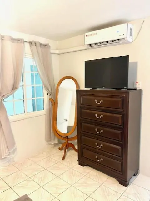Andeve'S Tranquil Beautiful Home Montego Bay Tatil Evi